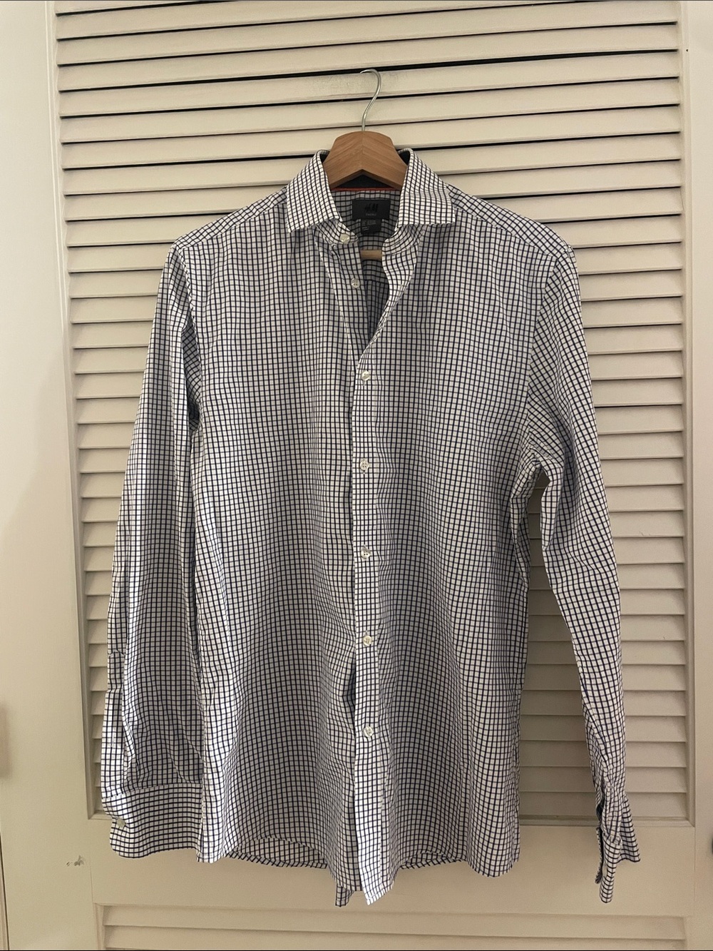 H&M Blue and White Check Casual Button-Down Shirt